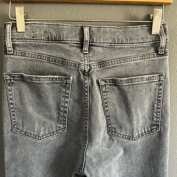GAP | Mid Rise True Skinny Jeans in Grey Wash - Picture 5 of 5